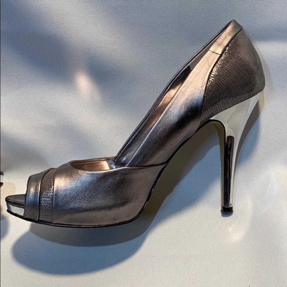Nine West Transit Pewter Leather Heels - Picture 5 of 8